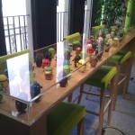 So viele kleine Androiden in der Glasvitrine