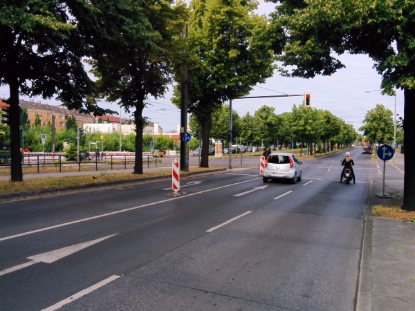 Erstmal ist links abbiegen verboten - aber nur vorrübergehend